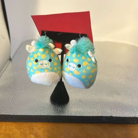 Squish, mellow earrings absolutely adorable. 3 inches wide and 3 inches long.​ - Picture 1 of 3